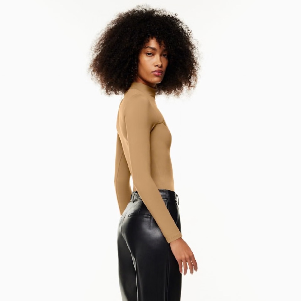 Aritzia Babaton Varo Long Sleeve Seamless Bodysuit Size M - Picture 6 of 10